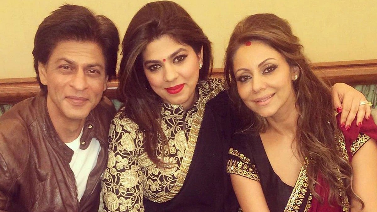 ஷாருக்கானின் நிழல்; 10 ஆண்டுகளாக உதவியாளராக இருக்கும் பூஜாவுக்கு சம்பளம் எவ்வளவு தெரியுமா?