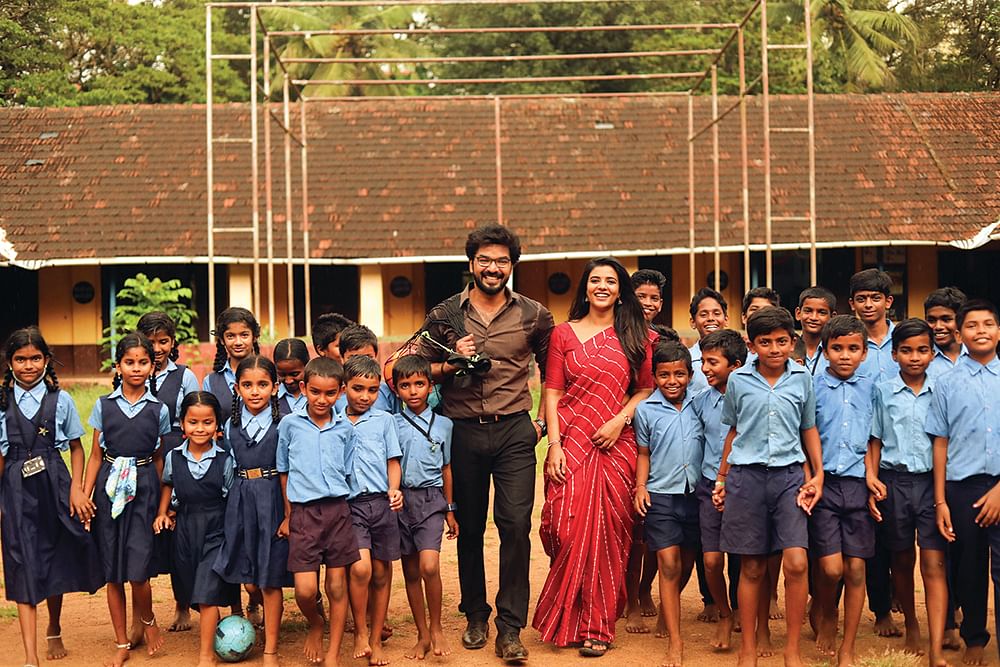 தீராக் காதல் படத்தில்...