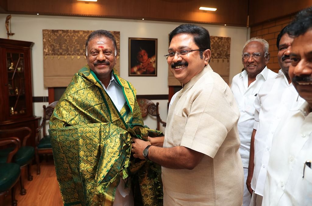 ஓ.பன்னீர்செல்வம் - டிடிவி தினகரன்