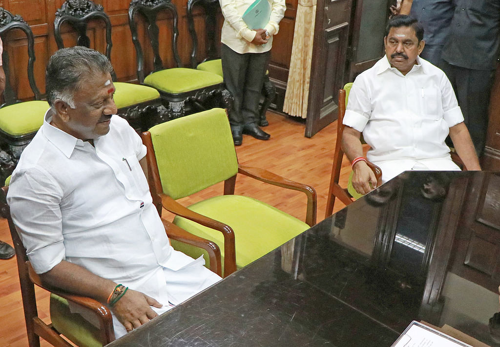 ஓ.பன்னீர்செல்வம் - எடப்பாடி பழனிசாமி