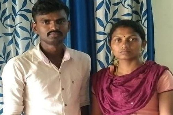 தென்காசி: காதலுக்கு எதிர்ப்பு... காவல் நிலையத்தில் தஞ்சமடைந்த சப்-இன்ஸ்பெக்டர் தம்பதி!