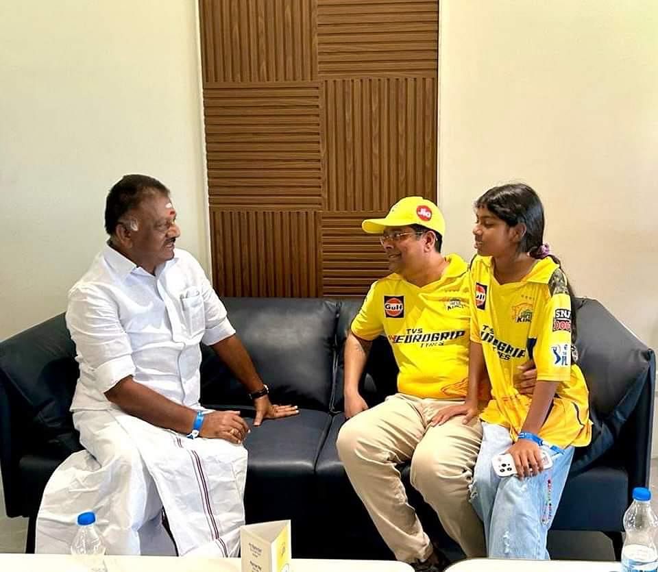 ஓ.பி.எஸ் - சபரீசன் சந்திப்பு