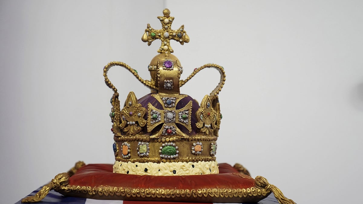 St Edward's Crown: மூன்றாம் சார்லஸ் அணியப்போகும் 360 ஆண்டுகள் பழைமையான கிரீடத்தின் சிறப்புகள் என்ன?
