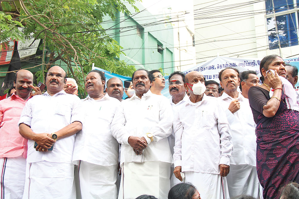 மிஸ்டர் கழுகு: ‘வெடுக்’ ஆளுநர்... ‘சுருக்’ இ.பி.எஸ்... அ.தி.மு.க பேரணிக் குழப்பங்கள்!