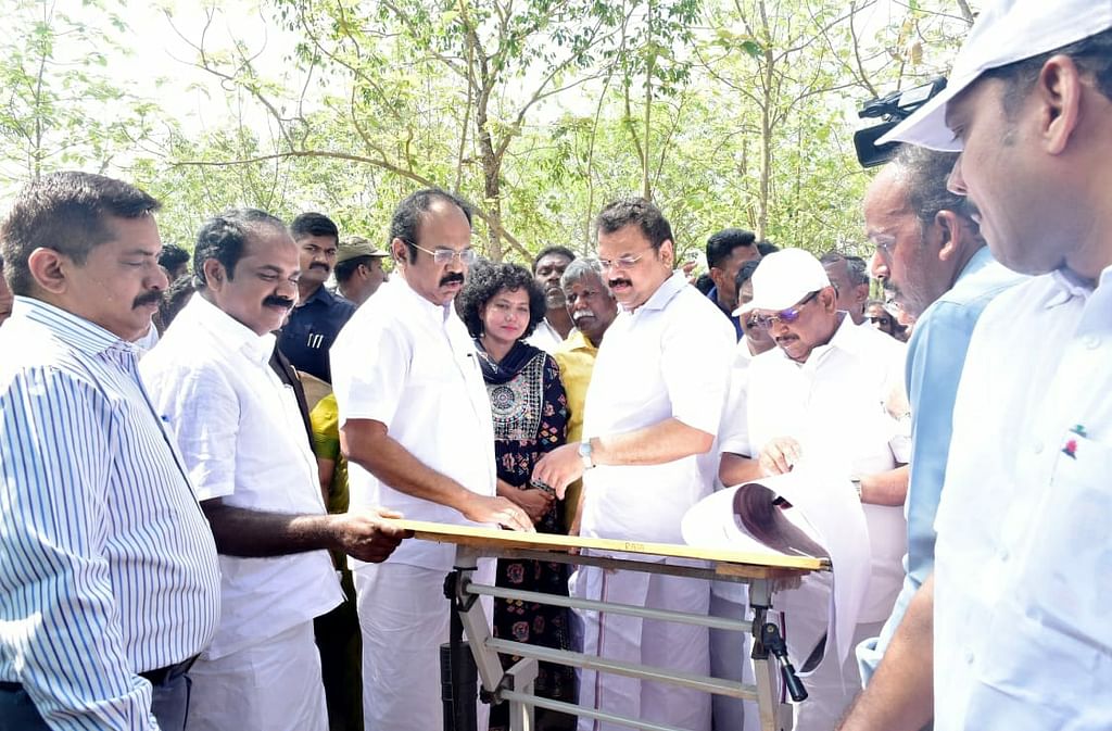 அமைச்சர்கள் ஆய்வு