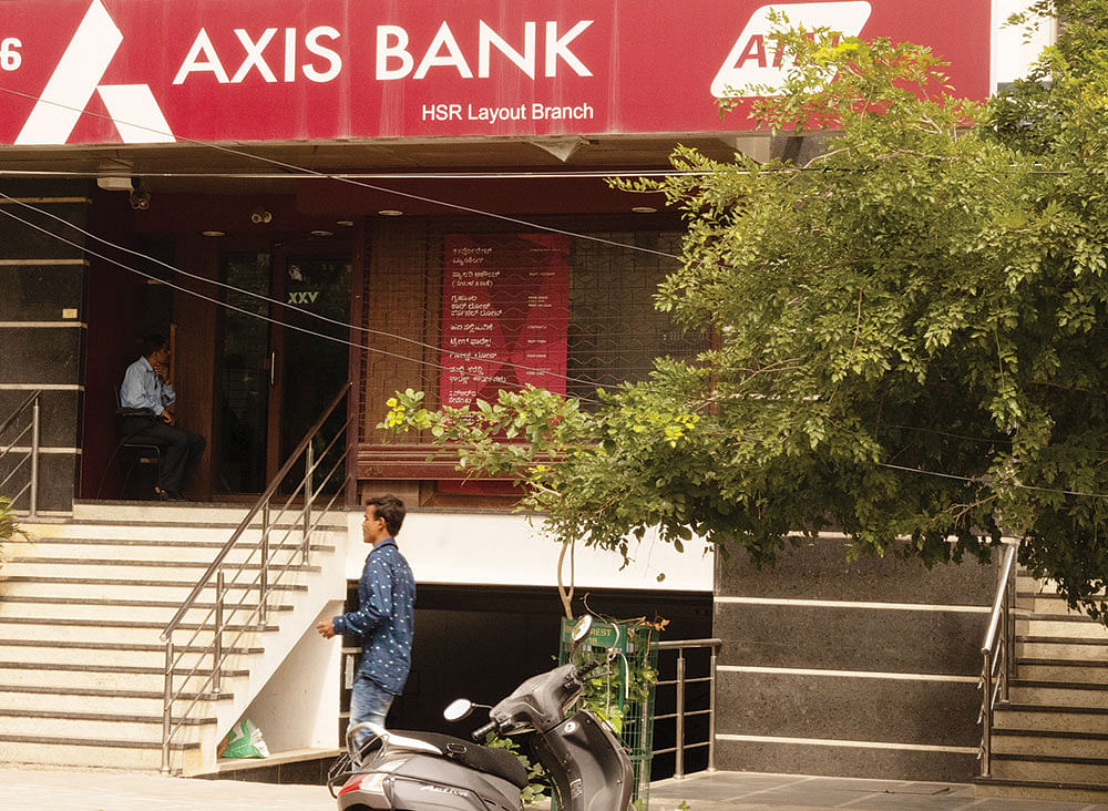 ஆக்ஸிஸ் பேங்க் லிமிடெட்! (BSE Code: 532215, NSE symbol: AXISBANK) - கம்பெனி பயோடேட்டா