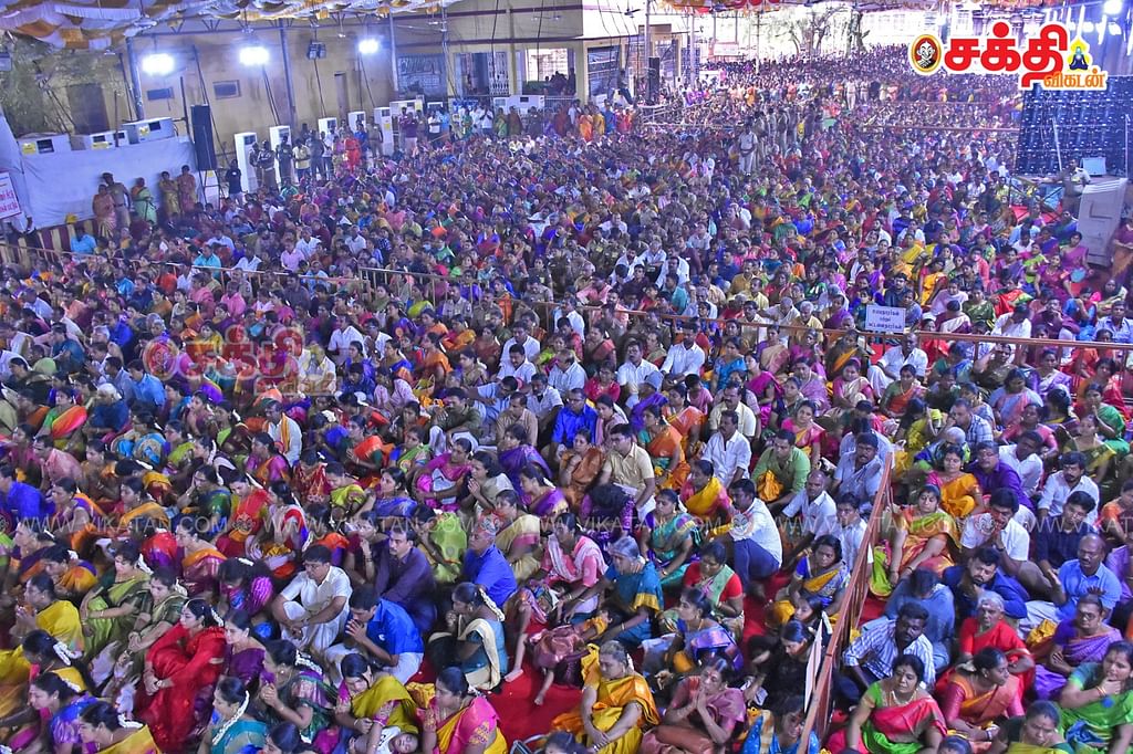 திருக்கல்யாணத்துக்கு வந்திருந்த மக்கள்