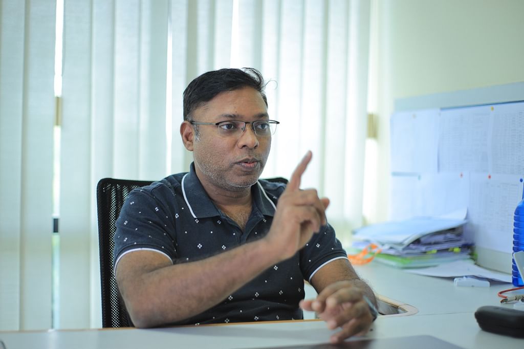 அண்ணாமலை - சசிகாந்த் செந்தில்; கர்நாடகத் தேர்தலில் `முன்னாள் ஐ.ஏ.எஸ்' டீம் சாதித்தது எப்படி?