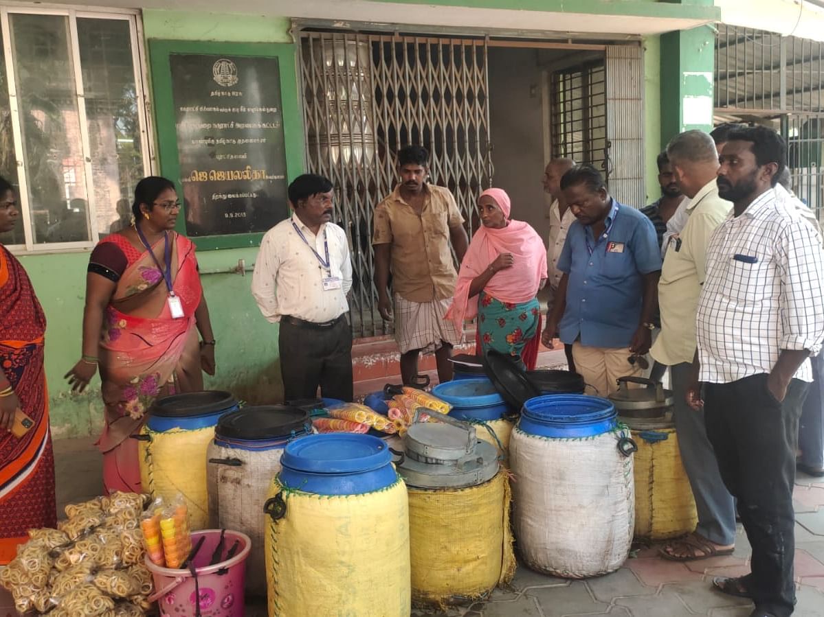 ஒரு டன் குல்ஃபி ஐஸ்க்ரீமைப் பறிமுதல் செய்த நகராட்சி அதிகாரிகள்! - உ.பி இளைஞர்களுக்கு எச்சரிக்கை