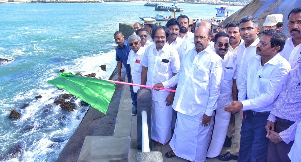 கண்ணாடி இழை பாலம் அமைக்கும் பணியை அமைச்சர் எ.வ.வேலு தொடங்கிவைத்தார்
