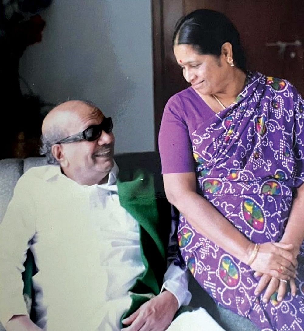 kanimozhikarunanidhiofficial: த்ரோபேக்!