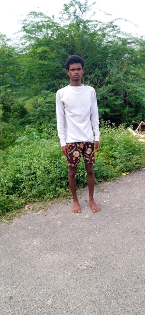 மாணவன் தனுஷ்