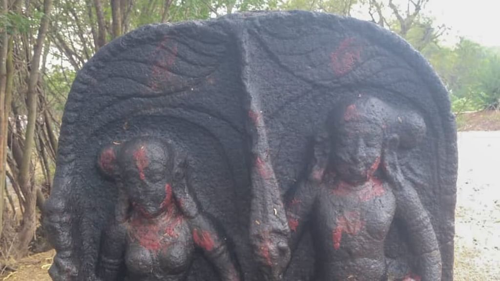 வளரி வீரன்