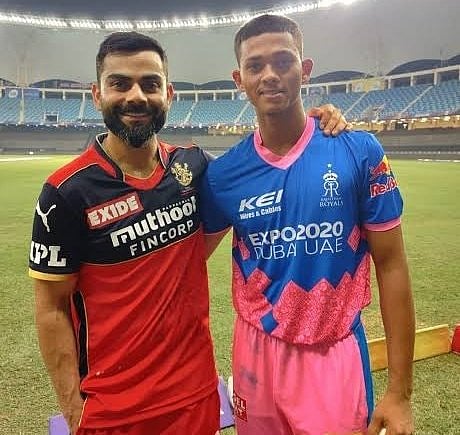 Yashasvi Jaiswal: 6,6,4,4,2,4 `பார்த்தேன். வியந்தேன்...'  யாஷஸ்வியைக் கொண்டாடும் கிரிக்கெட் உலகம்!