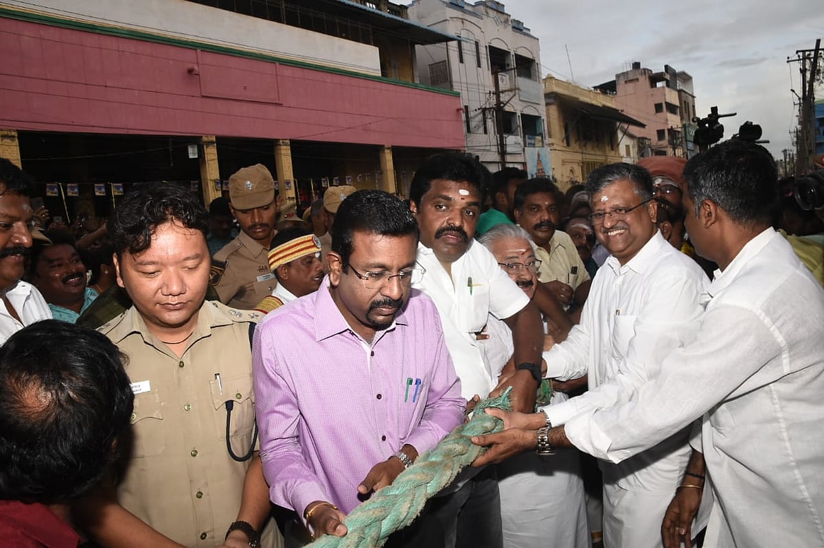  `தகவலும் இல்லை, அழைப்பிதழும் இல்லை’ - பெரிய கோயில் தேரோட்டம்; திமுக எம்.எல்.ஏ-க்கள் மிஸ்ஸிங்