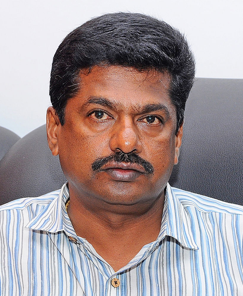 கோயில் நிலம் பத்திரப்பதிவு! - சர்ச்சையில் சிக்கும் அமைச்சர் மு.பெ.சாமிநாதன்?
