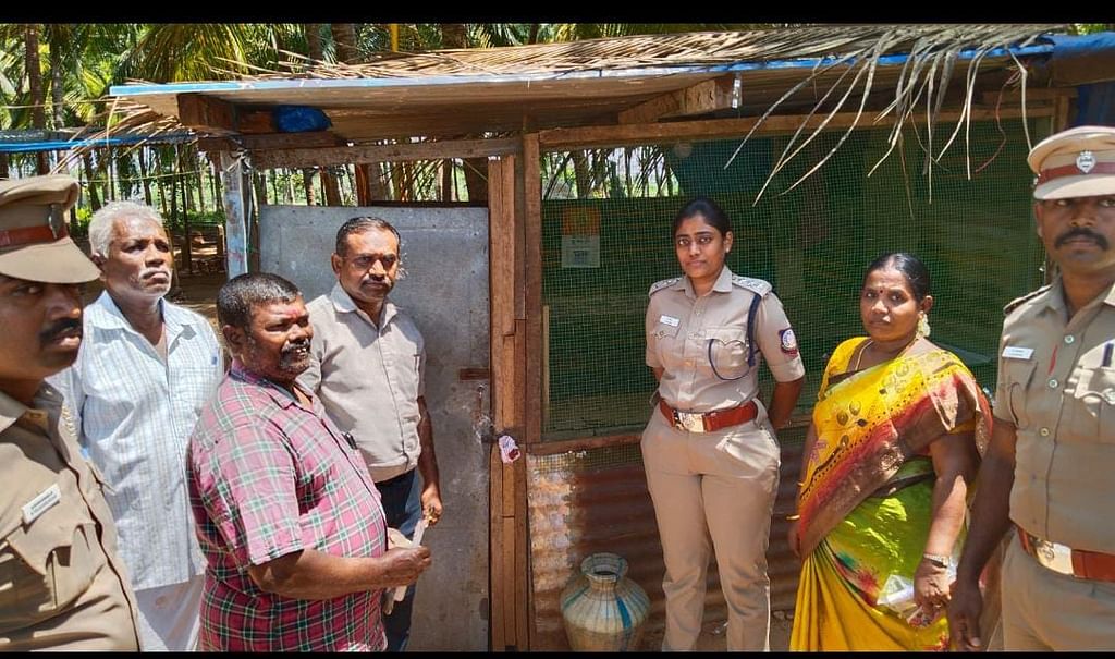 பாருக்கு சீல் வைத்த அதிகாரிகள்