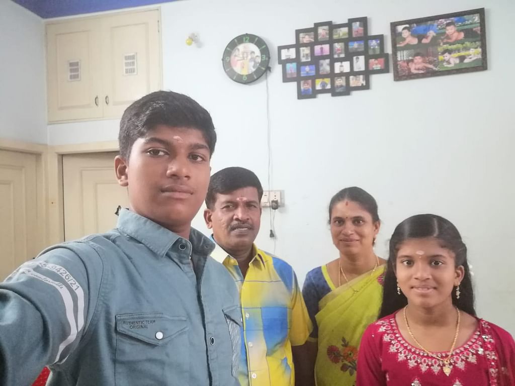 `அந்தக் கேள்விதான்..’-பிள்ளைகளை அரசுப்பள்ளிக்கு மாற்றிய ஆசிரியை; ப்ளஸ் டூவில் முதலிடம் பிடித்த மகன்