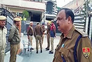 ரூ.8,000 மாயம்: கல்லூரி விடுதியில் மாணவிகளின் ஆடைகளை களைந்து சோதனை செய்த வார்டன் - டெல்லி சர்ச்சை