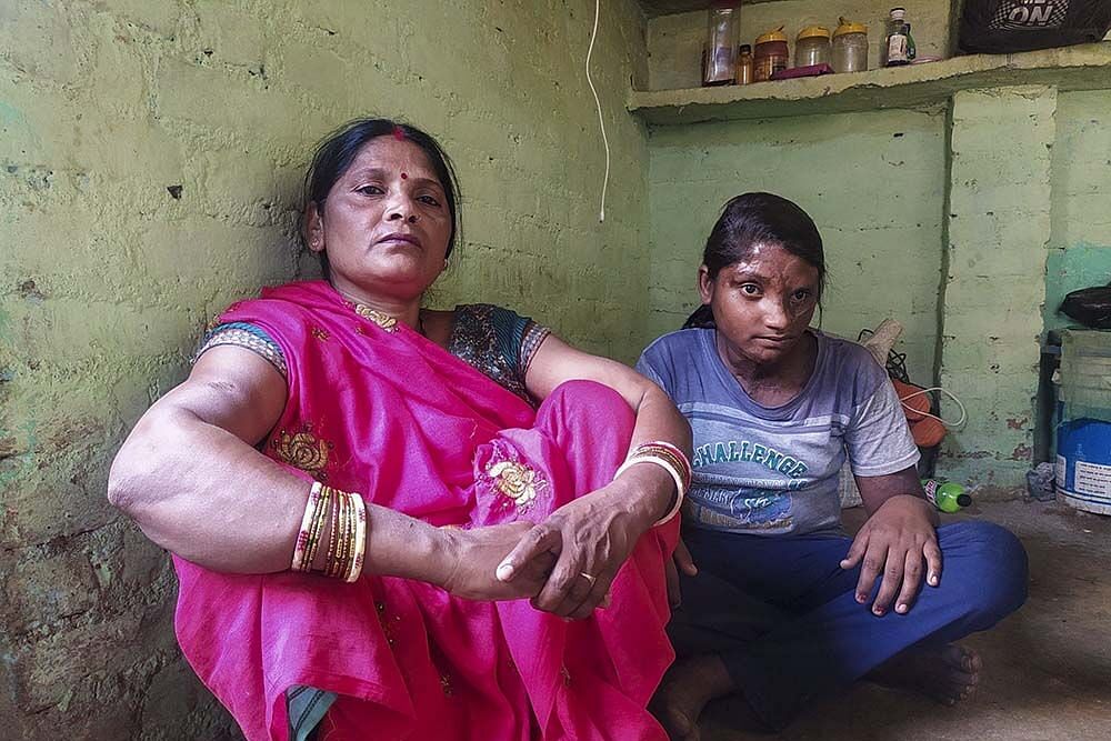 ராணி தேவி - ஜூலி