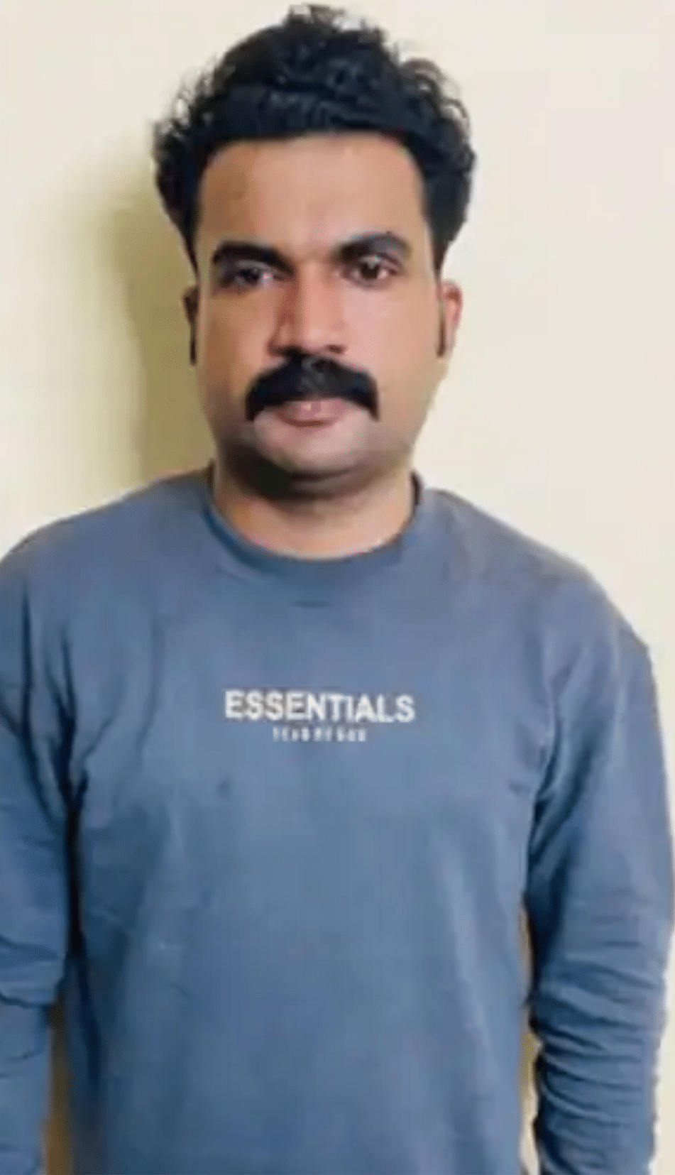 போலீஸில் சரணடைந்த சதீஷ்