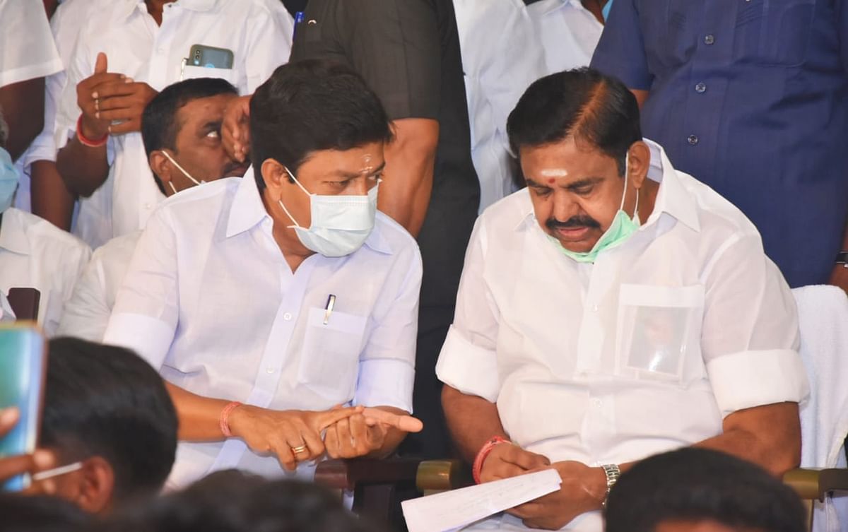 சி.வி.சண்முகம் - எடப்பாடி பழனிசாமி 