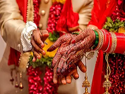 திருமணத்தன்று மணமக்கள் சண்டையிட்டு தற்கொலை முயற்சி; மணமகன் உயிரிழப்பு, மணமகளுக்குத் தீவிர சிகிச்சை!