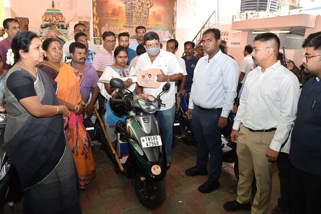 அமைச்சர் பி.டி.ஆர் கலந்துகொண்ட அரசு நலத்திட்ட விழா