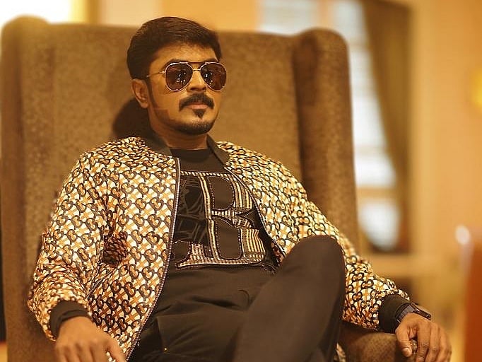 `டபுள் ஹீரோ திரில்லர் சப்ஜெக்ட்’ - டைட்டில் வின்னருடன்  இணையும் `பிக்பாஸ்' | Exclusive