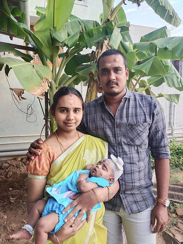 குடும்பத்துடன் யுவனேஷ்வரன்