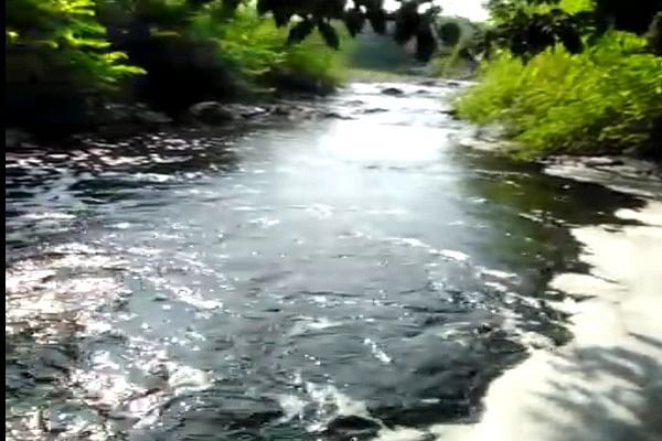 ஆற்றில் கலக்கும் சாக்கடை