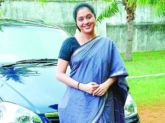 `எனக்குக் கிடைச்சதெல்லாம் நேர்மையா வந்த ஓட்டுகள்!' என்ன சொல்கிறார் எதிரணியில் ஜெயித்த தேவயானி?