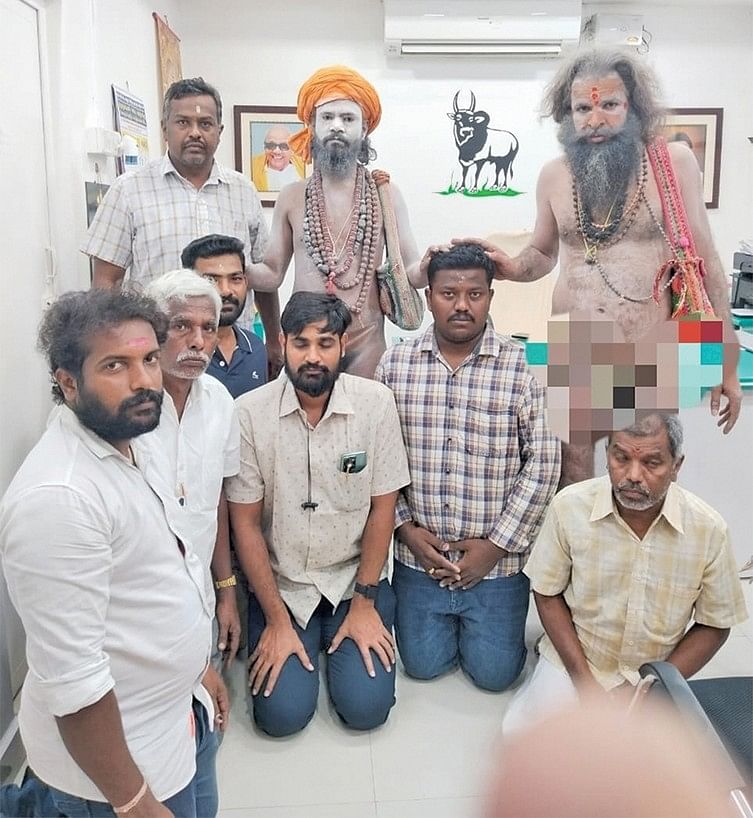 அகோரிகளை அழைத்துவந்து பூஜை...