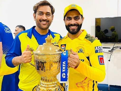 Dhoni: `மஹி பாய்... உங்களுக்காக என்ன வேணும்னாலும் செய்வேன்!' வைரலாகும் ஜடேஜாவின் நெகிழ்ச்சிப் பதிவு