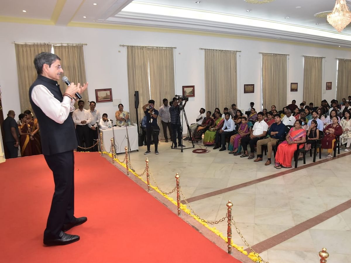 `அம்மா என்றழைக்காத உயிர் இல்லையே' - அன்னையர் தின நிகழ்ச்சியில் இளையராஜா பாடலை நினைவுகூர்ந்த ஆளுநர்!
