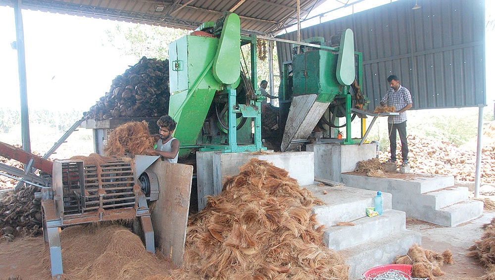 ஆரஞ்ச் பட்டியலில் காயர் தொழில்: குழு அமைத்த திமுக, விமர்சிக்கும் அதிமுக -  பின்னணி என்ன?!