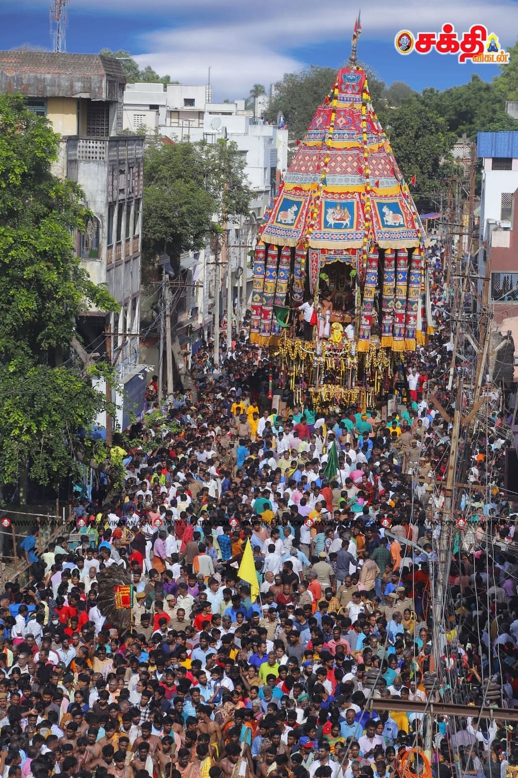 தஞ்சாவூர் பெரிய கோயில் தேரோட்டம்