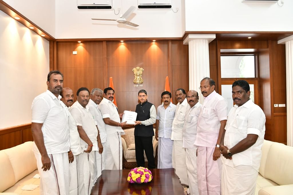 ஆளுநருடன் எடப்பாடி பழனிசாமி