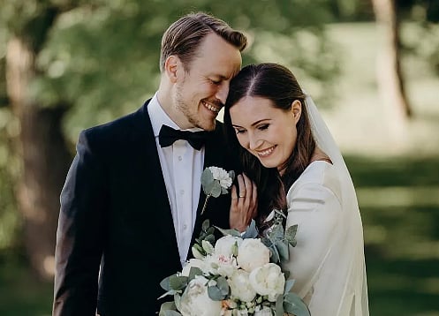 `சிறந்த நண்பர்களாக இருப்போம்' - கணவரோடு சேர்ந்து விவாகரத்துக்குப் பதிவுசெய்த ஃபின்லாந்து பிரதமர்!