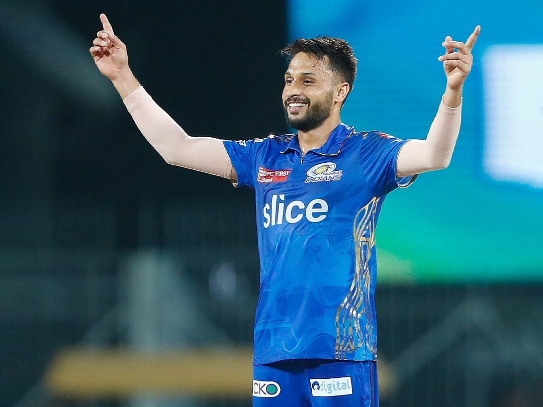 Akash Madhwal: தந்தையின் மரணம்; இன்ஜினீயரிங்;RCB-ன் நெட் பௌலர்;MI-ன் ஆட்ட நாயகன்- ஒரு `ஜெர்ஸி' கதை!