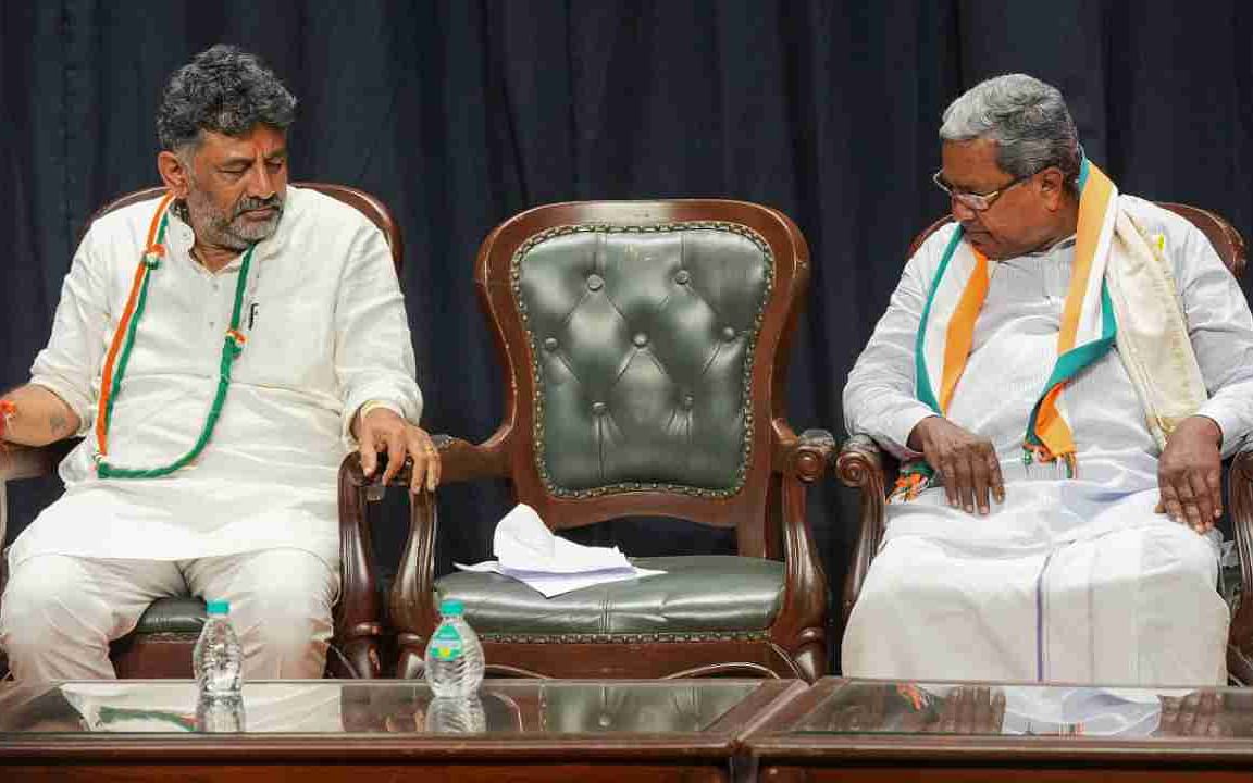 கர்நாடகா: முடிவுக்கு வந்த ரேஸ்; சி.எம் சித்தராமையா... தாமதத்துக்குக் காரணமான சிவக்குமார் கோரிக்கை?!