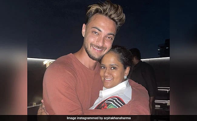 சல்மான் கான் சகோதரி வீட்டில் ரூ.5 லட்சம் மதிப்பு வைர கம்மல் திருட்டு... சிக்கிய பணியாளர்!