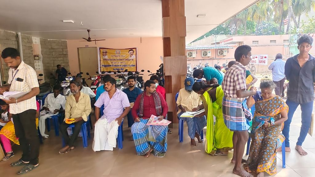 மாற்றுத்திறனாளிகள்