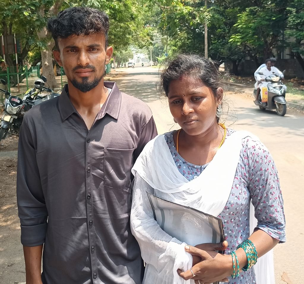 கணவர் சிவானந்தத்துடன் வந்த சரிதா