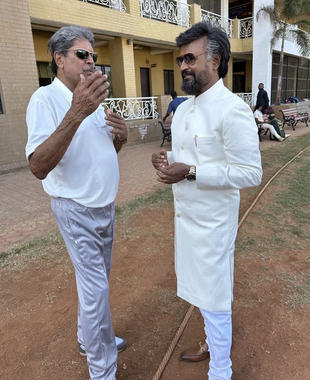 படப்பிடிப்பு இடைவெளியில்
