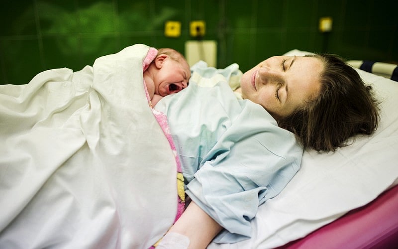 Skin-to-skin contact  | பச்சிளம் குழந்தை பராமரிப்பு