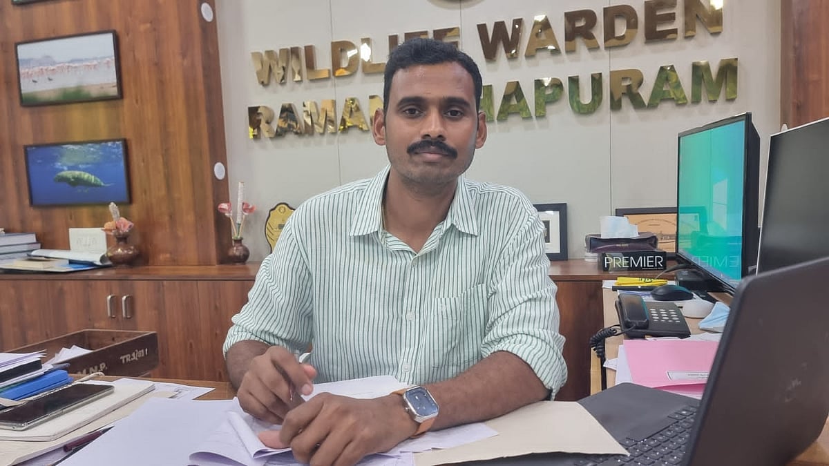 `யுனெஸ்கோ' விருது பெறும் ராமநாதபுரம் வனத்துறை அலுவலர்; முதல்வர் மு.க.ஸ்டாலின் வாழ்த்து! 