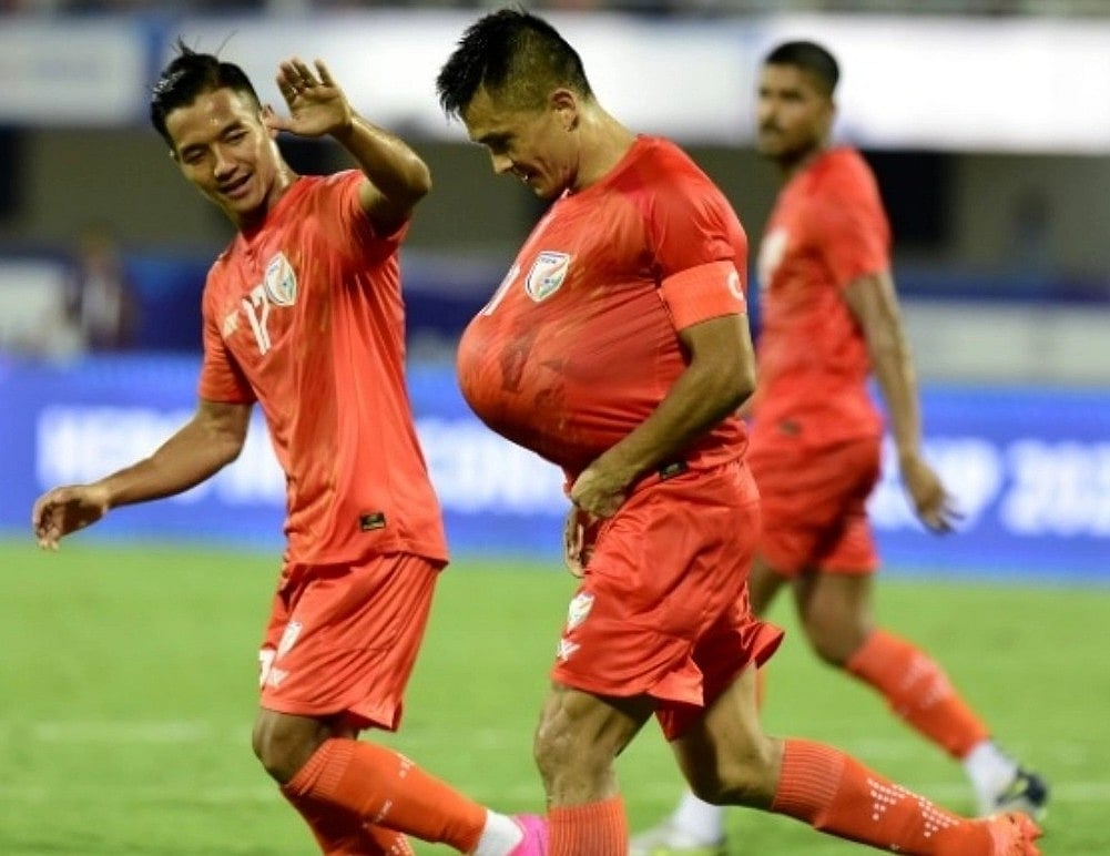 86-வது கோலை அடித்தப்பின் சுனில் சேத்ரி பந்தை வயிற்றில் வைத்து கொண்டாடியது இதற்காகத்தான்!