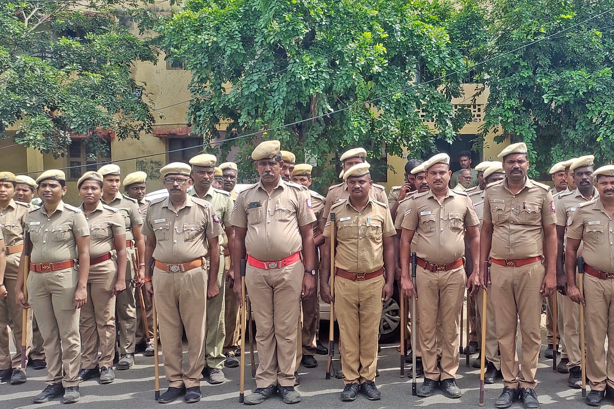 குவிக்கப்பட்ட போலீஸ்