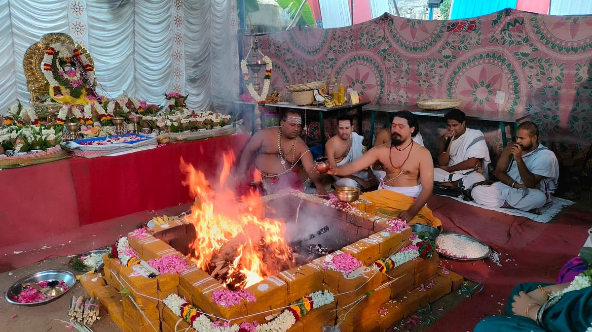 சகல துக்க நிவாரணியான சண்டி ஹோமம்: ஏன் செய்ய வேண்டும்?புராணமும் வரலாறும் கூறும் பரிகார விளக்கங்கள்!